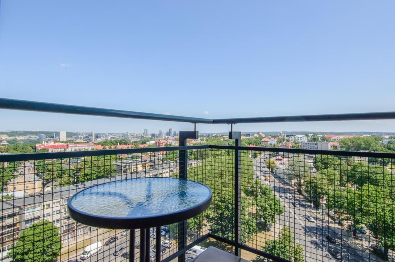 Helios Luxury Apartment In Vilnius Skyscraper Exterior foto